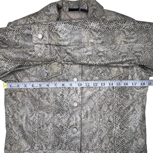 DCC Faux Snakeskin Button Up Cropped Jacket Cream Black Snake Print Medium M - Picture 9 of 15